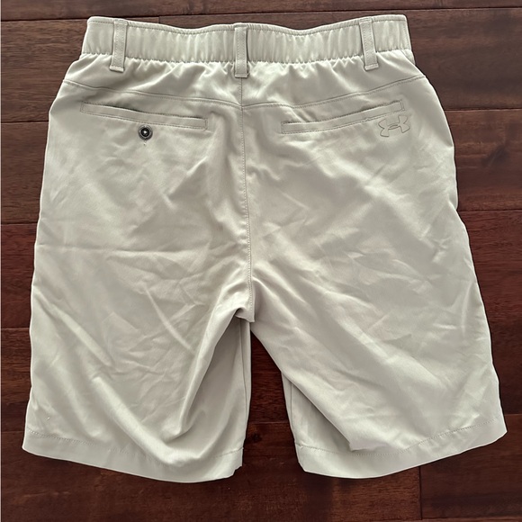 Under Armour Other - Under Armour Khaki 31 Shorts